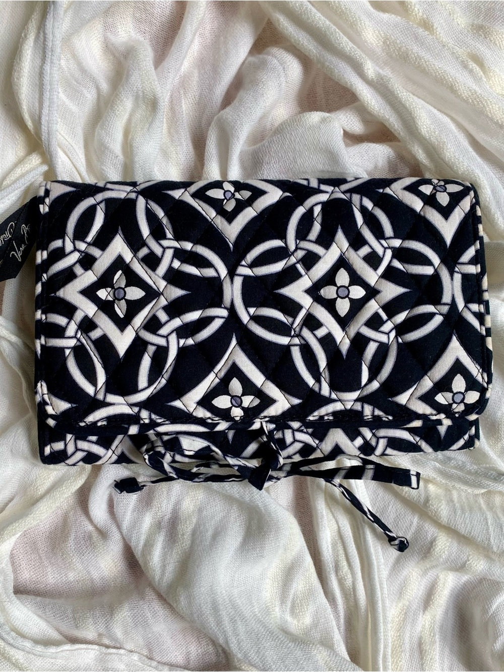 Vera Bradley Concerto All Wrapped Up Jewelry Roll